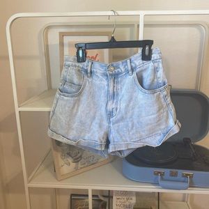 Pacsun Mom Short — light wash